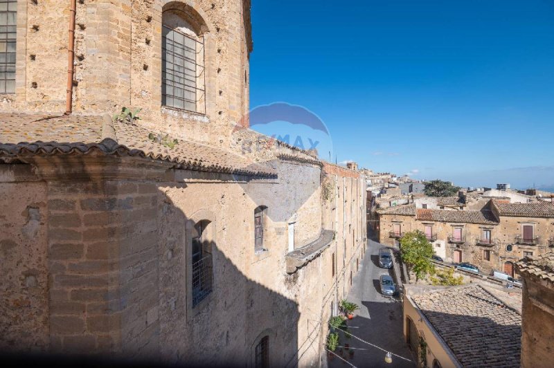 Vrijstaande woning in Caltagirone