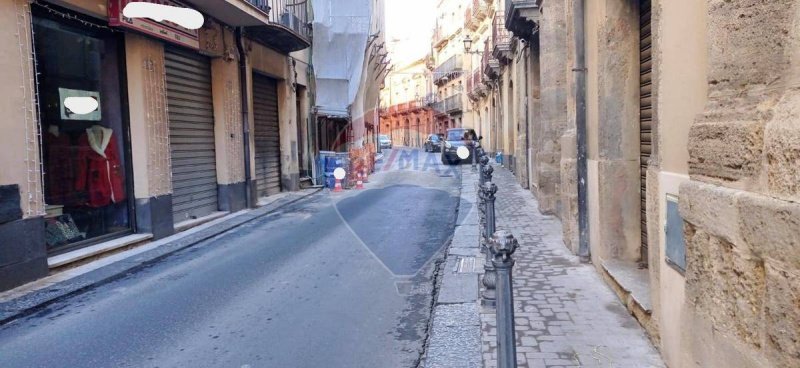 Inmueble comercial en Caltagirone