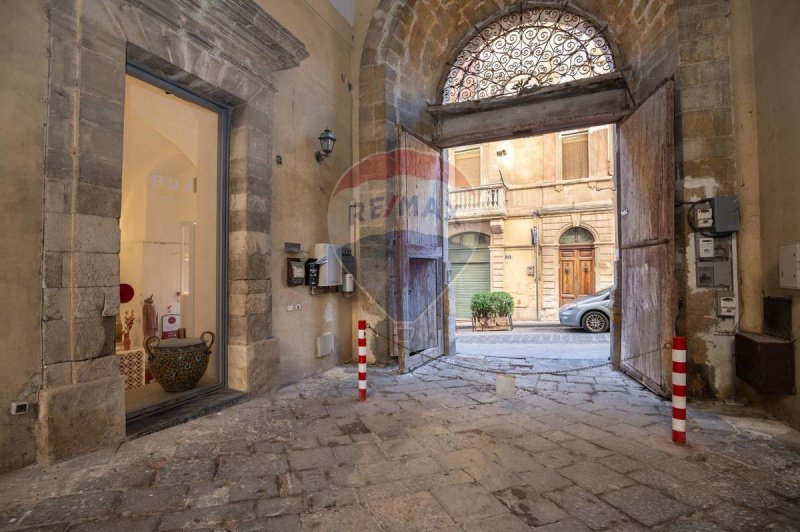 Immobile commerciale a Caltagirone