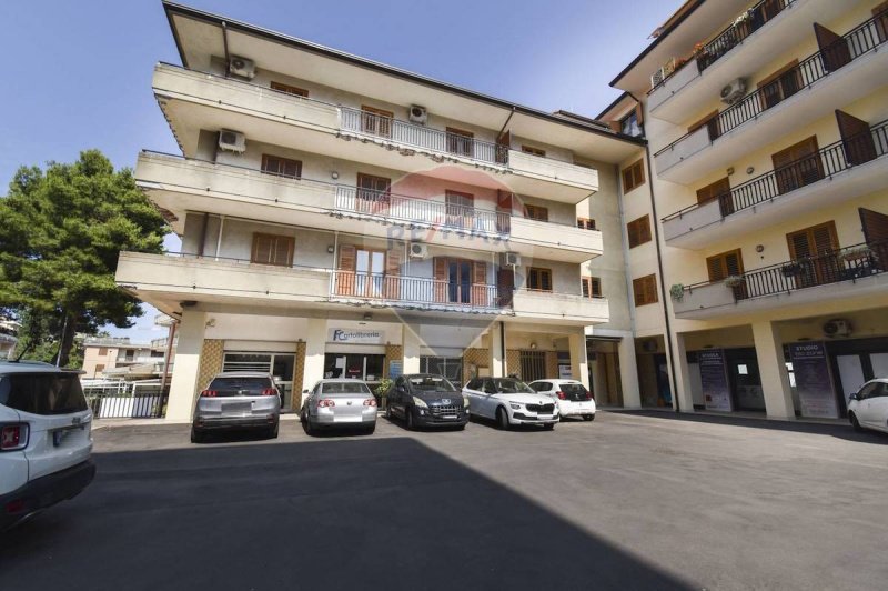 Kommersiell byggnad i Acireale