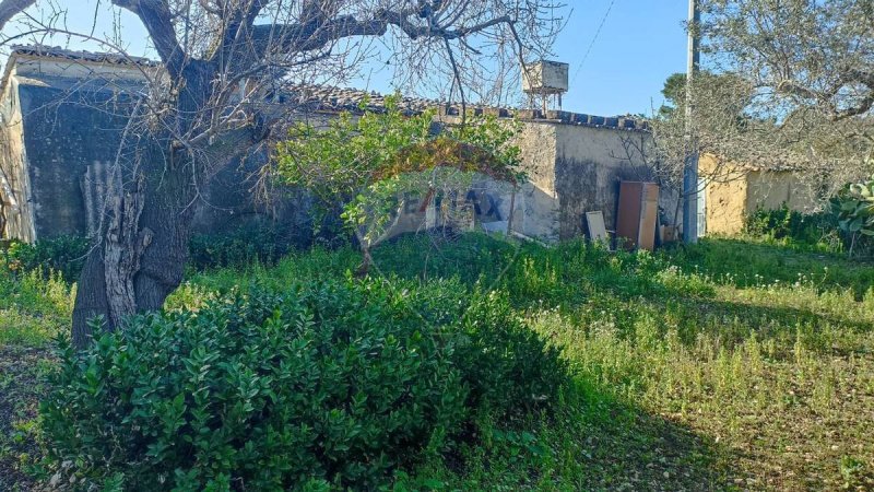 Huis op het platteland in Chiaramonte Gulfi