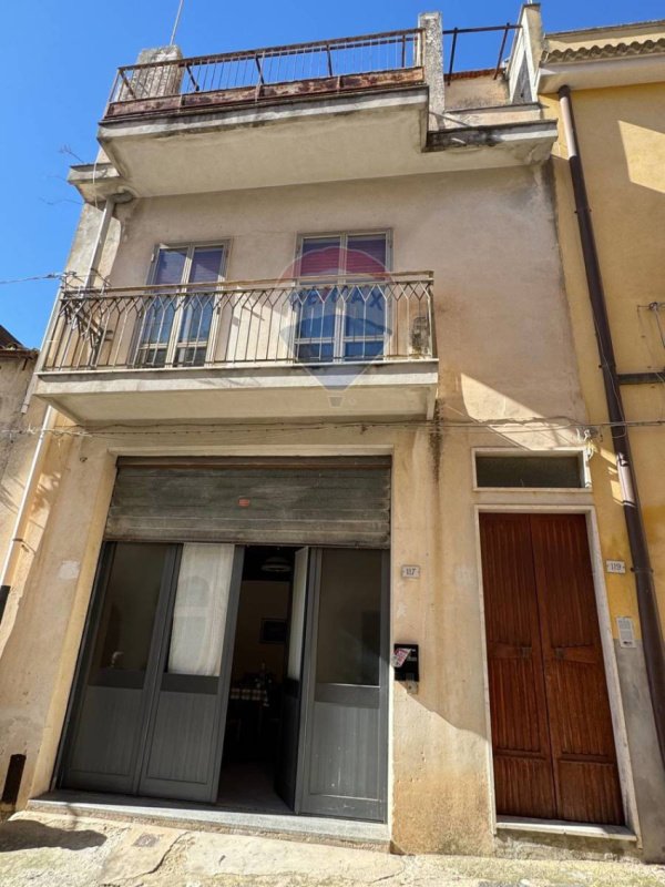 Casa indipendente a Giarratana