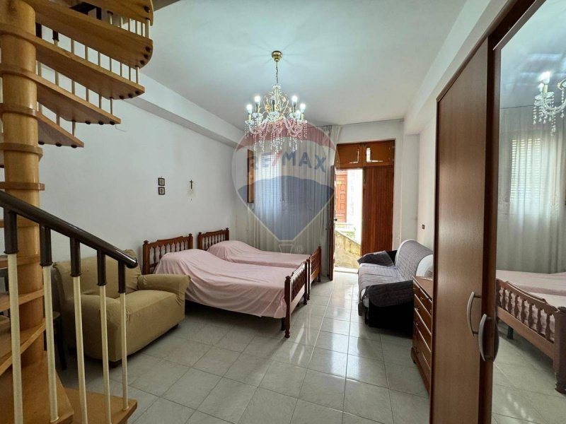 Vrijstaande woning in Melilli