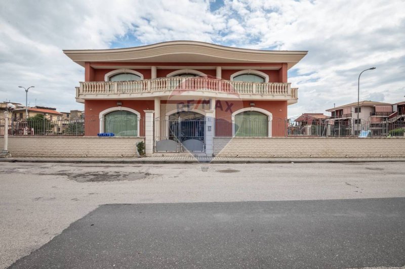 Edifício comercial em Francofonte