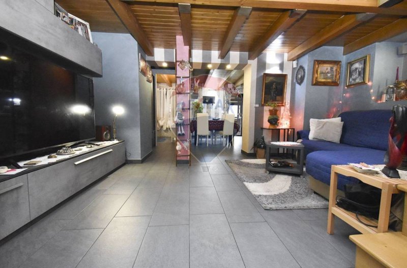 Half-vrijstaande woning in Catanië