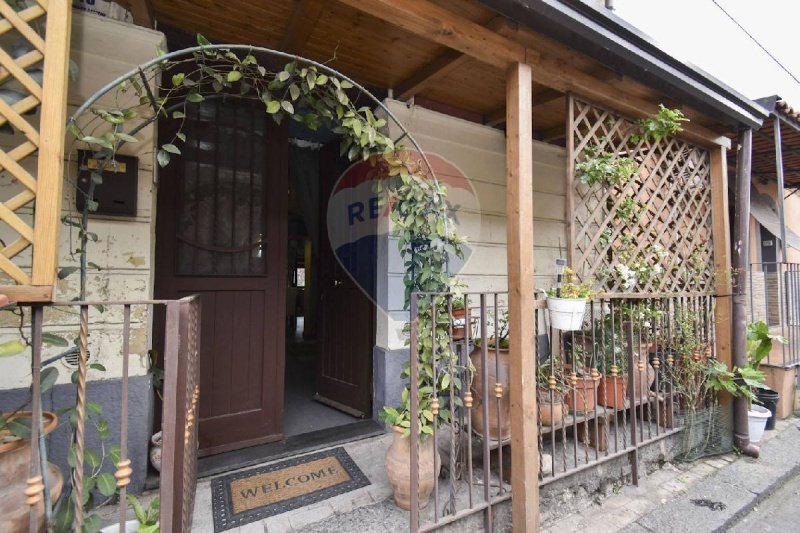 Half-vrijstaande woning in Catanië