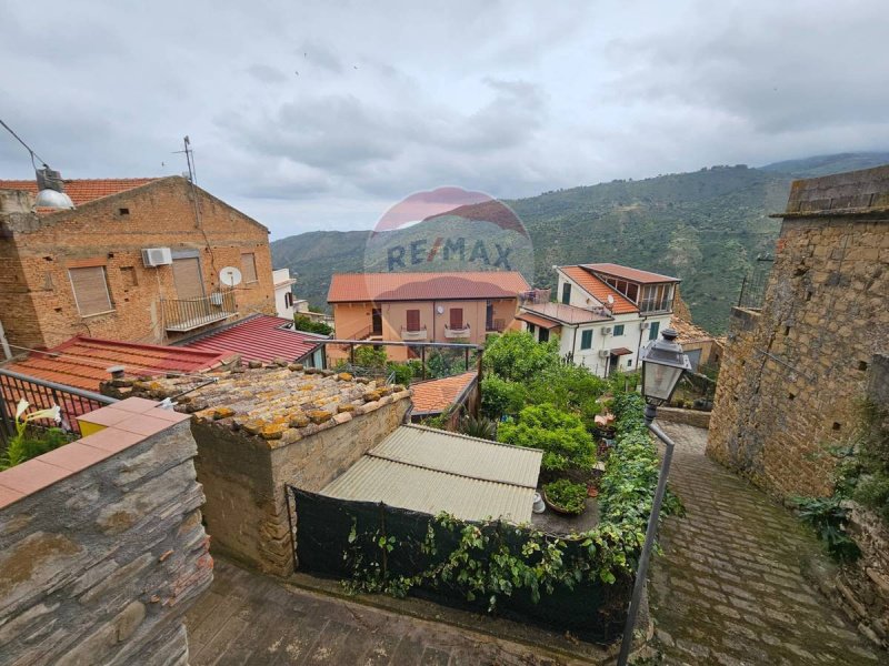 Casa geminada em Reitano