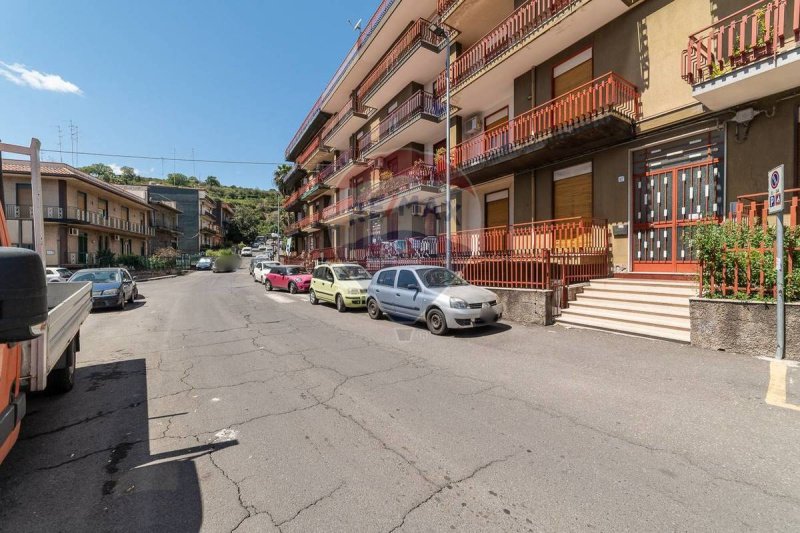 Apartamento em Aci Catena