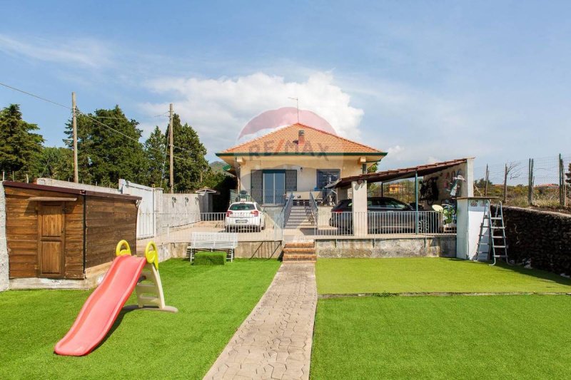 Villa en Pedara