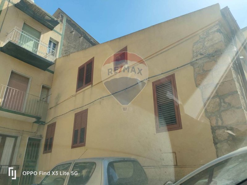 Inmueble comercial en Gela