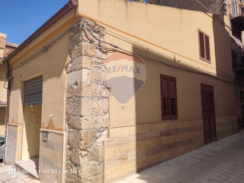 Inmueble comercial en Gela