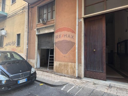 Kommersiell byggnad i Catania