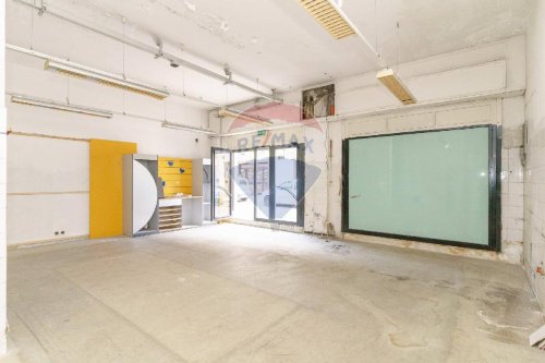 Commercial property in Paterno