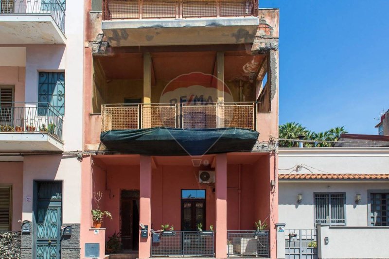 Wohnung in Aci Castello