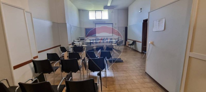 Kommersiell byggnad i Paternò