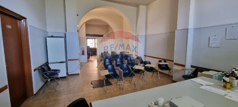 Kommersiell byggnad i Paternò