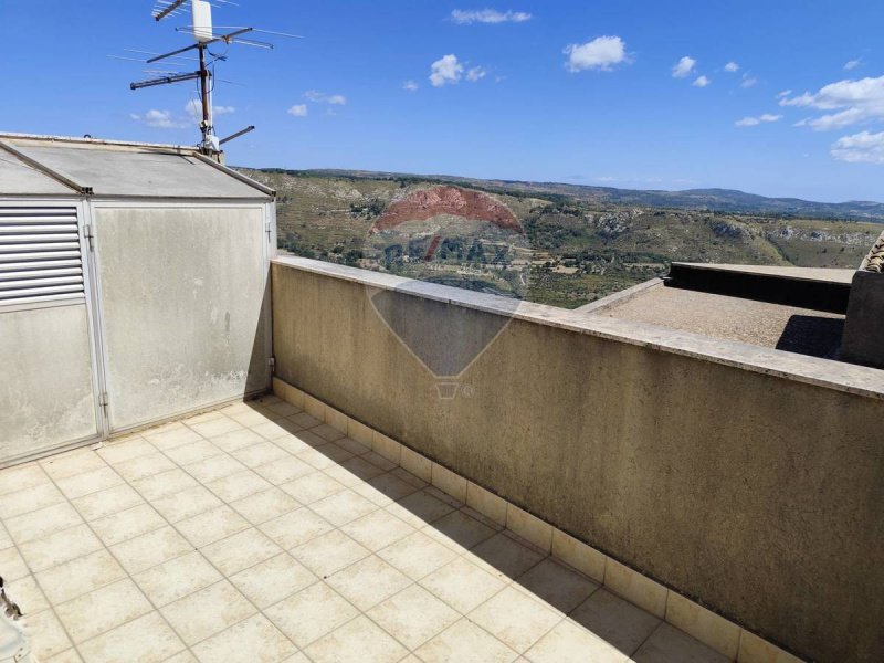 帕拉佐洛-阿克雷德独栋房屋