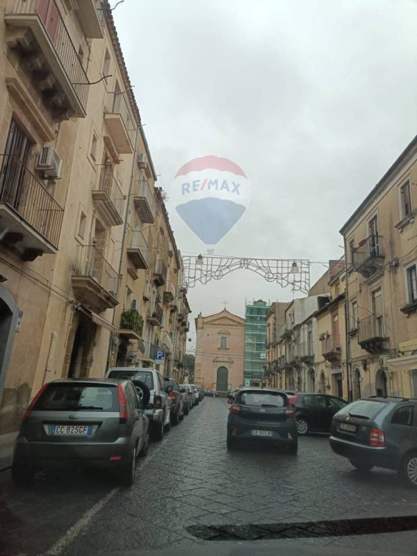Immobile commerciale a Caltagirone