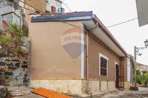 Maison individuelle à Motta Sant'Anastasia