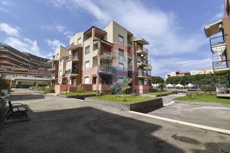 贾尔迪尼-纳克索斯公寓