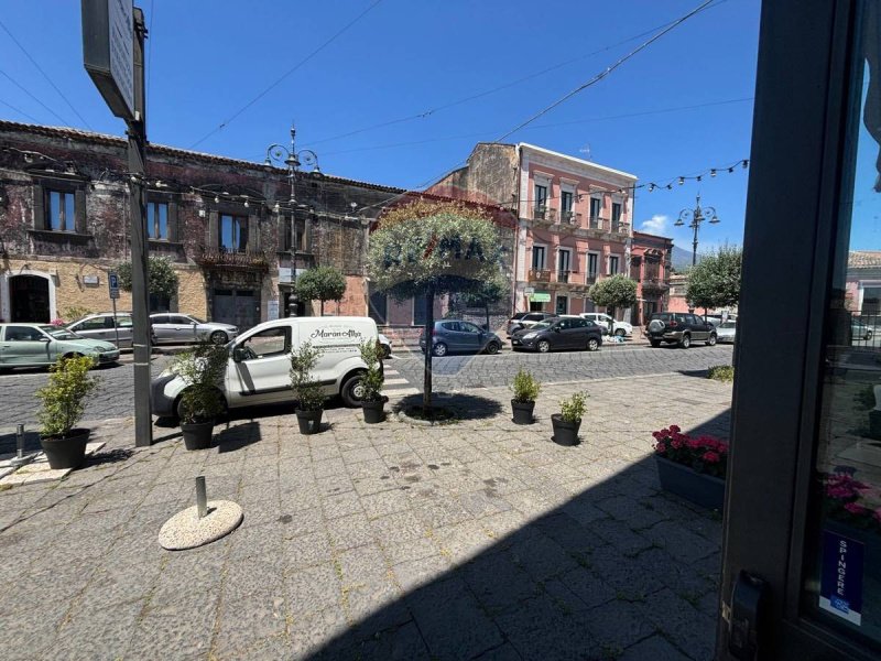 Inmueble comercial en Pedara