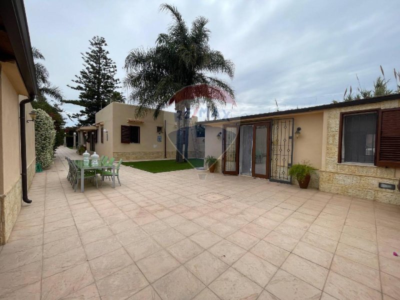 马扎拉-德尔瓦洛别墅