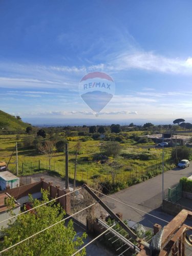 Takvåning i Nicolosi