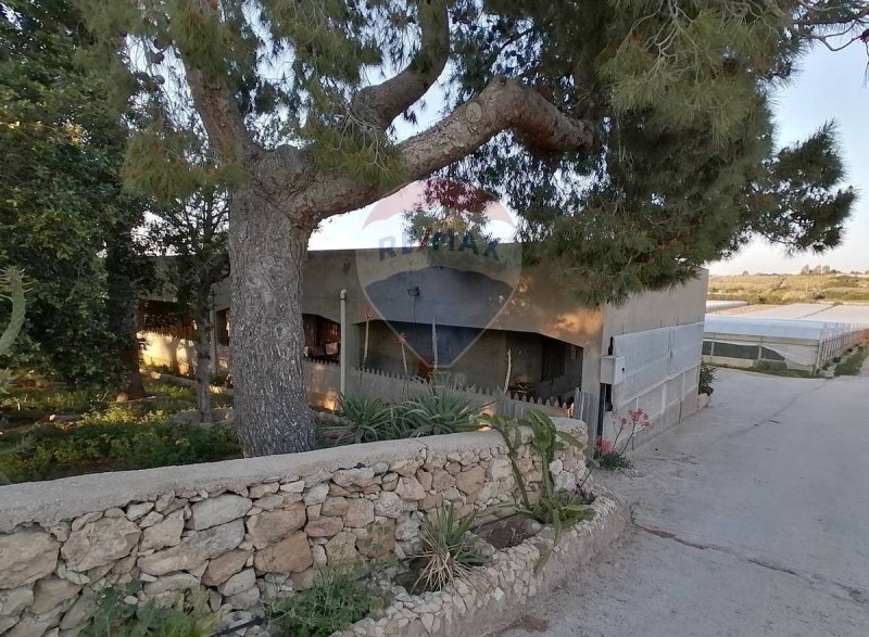 Vrijstaande woning in Vittoria