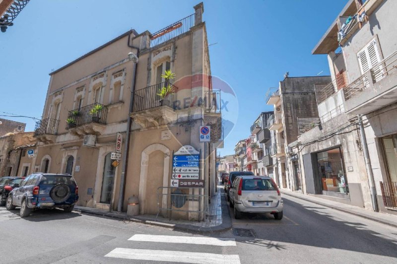 帕拉佐洛-阿克雷德独栋房屋