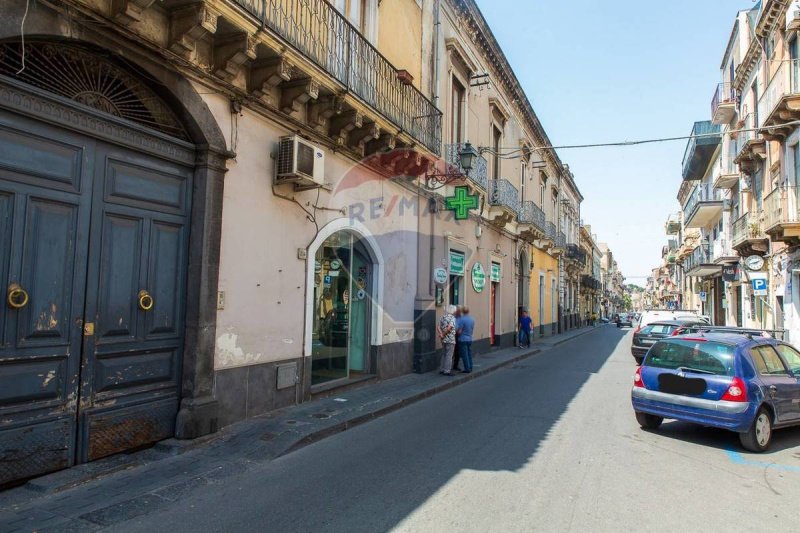 Edifício comercial em Paternò