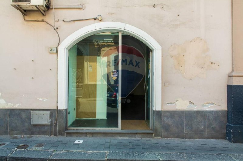 Edifício comercial em Paternò