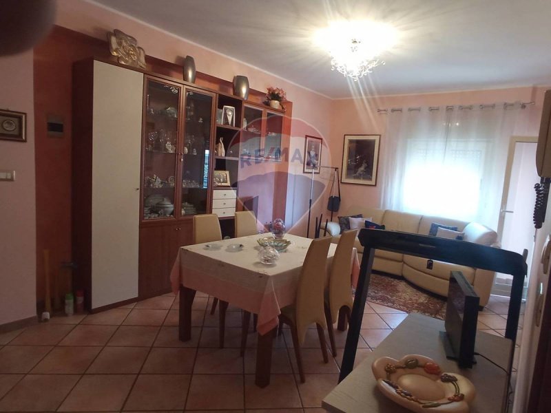 格拉维纳-迪卡塔尼亚公寓