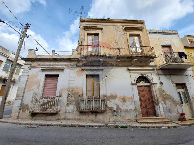 Casa independiente en Avola