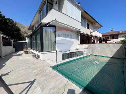 Villa in Palermo