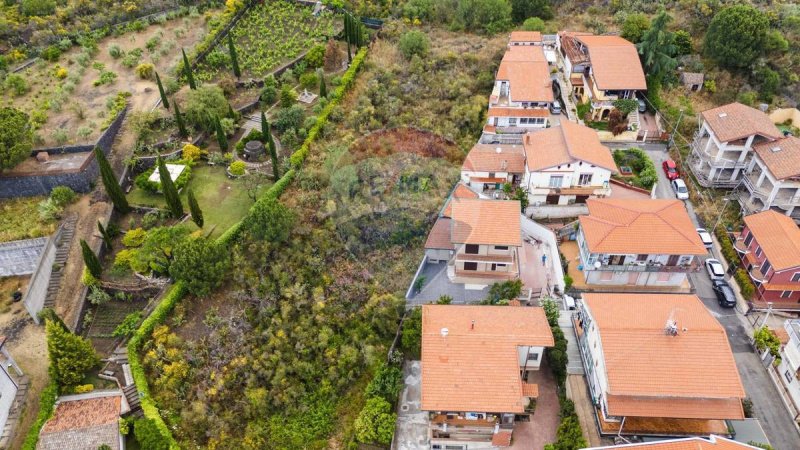 Building plot in Nicolosi