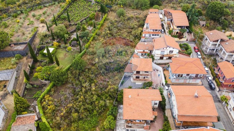 Building plot in Nicolosi