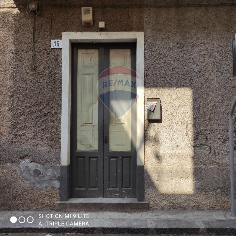 Casa geminada em Paternò