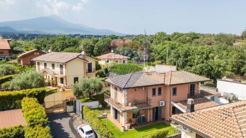 Villa a Trecastagni