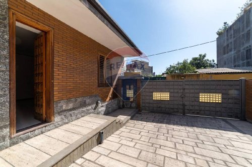 Apartment in Aci Catena