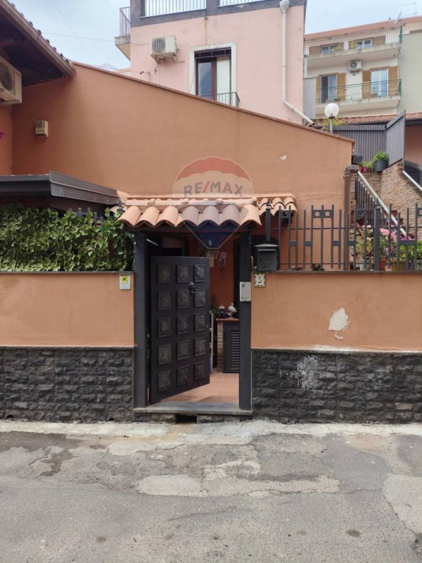 Casa independente em Acireale