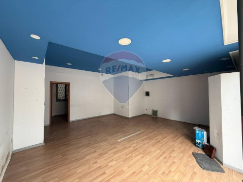 普里奥洛加尔加洛商业房产