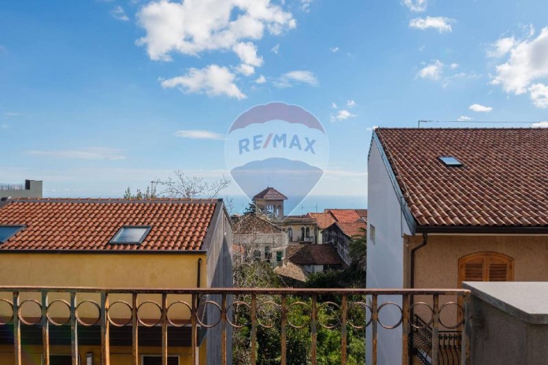 Особняк в Цафферана-Этнея