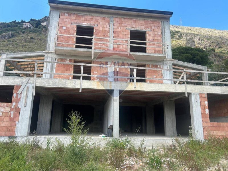 Half-vrijstaande woning in Monreale