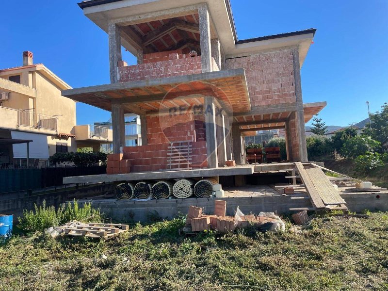 Casa semi indipendente a Carini