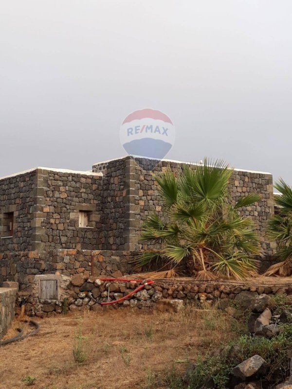 潘泰萊里亞公寓