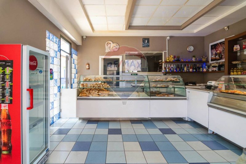 Kommersiell byggnad i San Giovanni la Punta