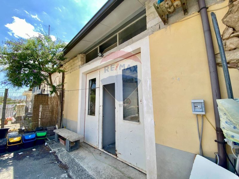 Casa indipendente a Mazzarrone