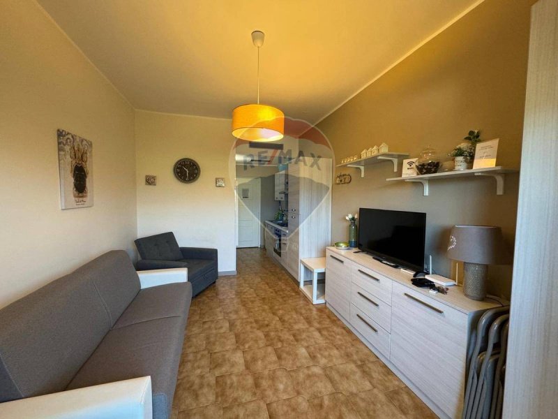 贾尔迪尼-纳克索斯公寓