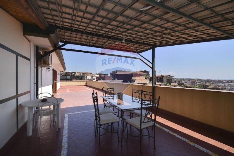 Apartamento em Aci Catena