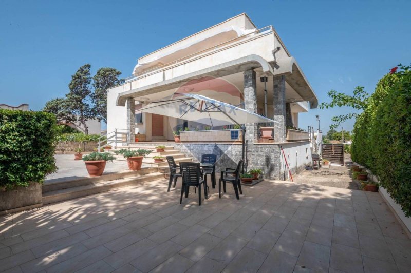 Вилла в Ното